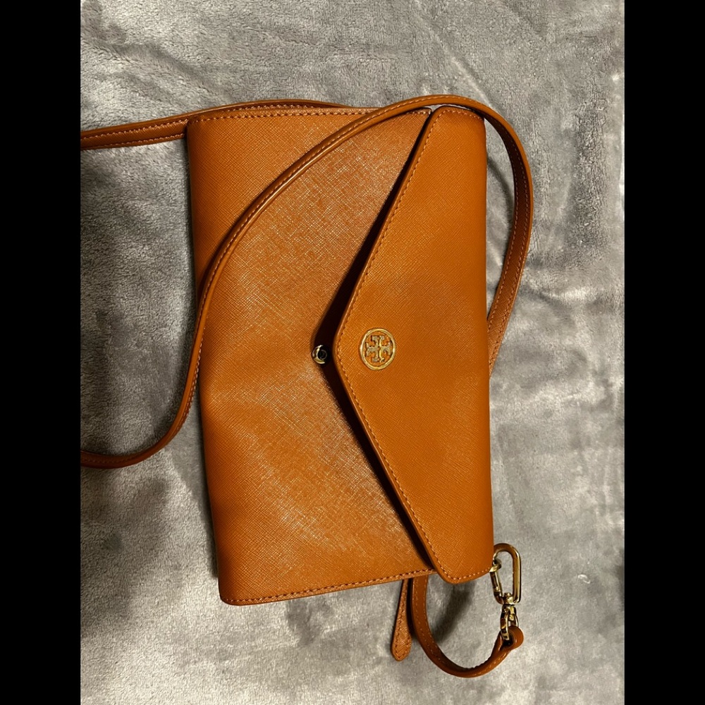Tan Tory Burch crossbody purse